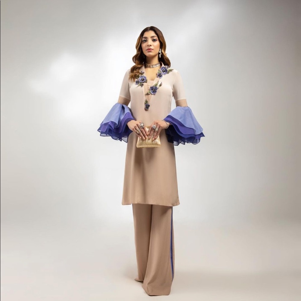 Meet your Posher, Samara